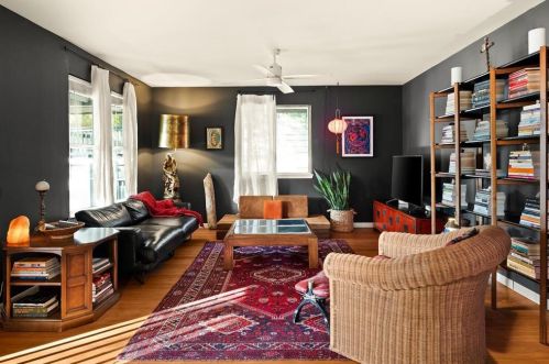 1121 Delano St, Austin TX 78721 exterior