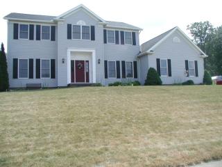 233 Cloverlane Ave, Hartville, OH 44632-8918