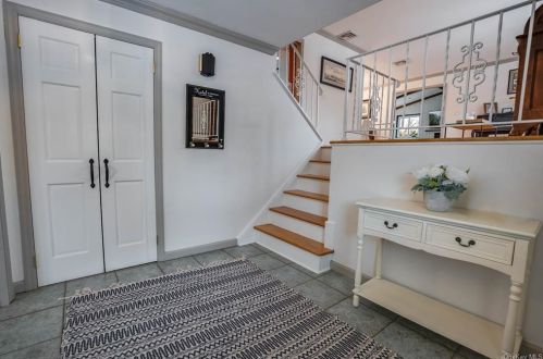 428 Bonnie Ct, Yorktown Hgts, NY 10598-2001