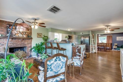 2518 Bridal Wreath Ln, Dallas, TX 75233-3304