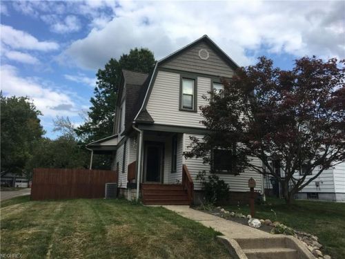 827 Lincoln Ave, Alliance, OH 44601-1643