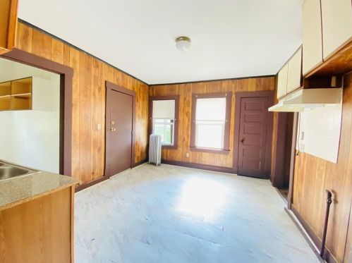 117 Dawes St, Springfield MA 01109-3042 exterior