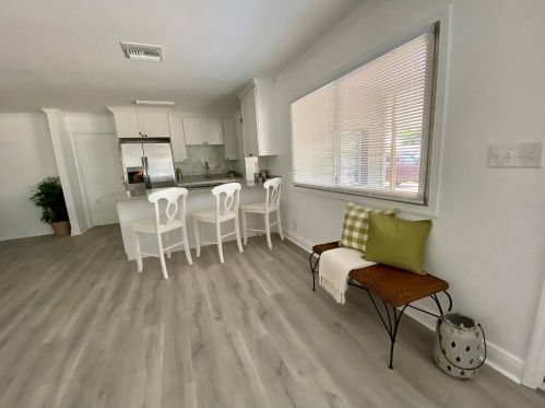 9681 Park Lake Dr, Pinellas Park FL  33782-3561 exterior