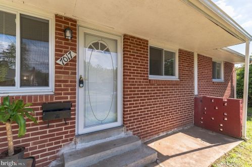 7017 Lee Park Ct, Falls Church, VA 22042-3907