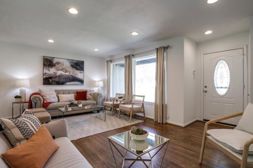 11619 Colmar St, Dallas, TX 75218-1825