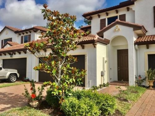7923 Bristol Cir, Naples FL  34120 exterior