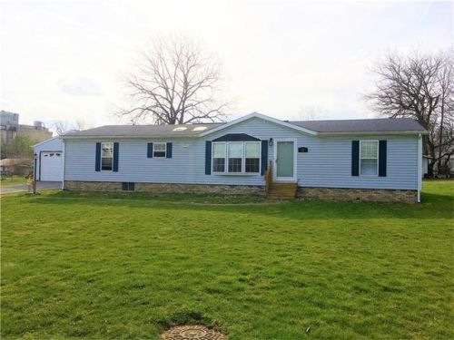 11 8th St, Bessemer, PA 16112-9708