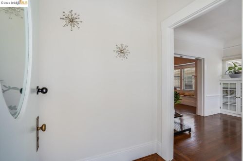2415 67th Ave, Oakland, CA 94605-2329