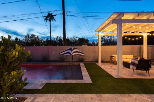 5744 12 St, Phoenix AZ 85086-7351 exterior