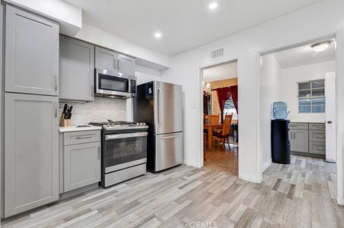 14833 Saticoy St, Van Nuys CA 91406-2129 exterior