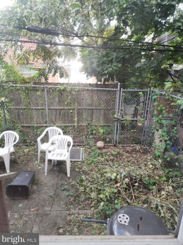 5441 11th St, Philadelphia, PA 19141-3004