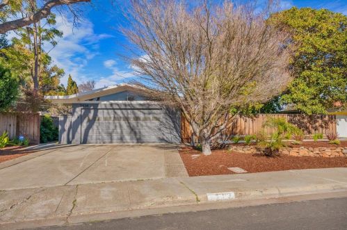 2434 Alvin St, Mountain View, CA 94043-2706