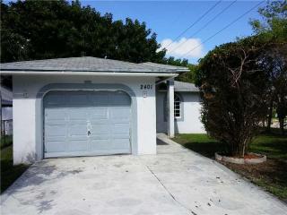 2401 Madison St, Hollywood, FL 33020-5326