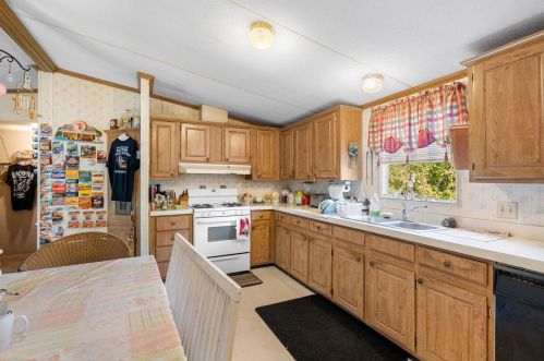 451 New Zealand Rd, Seabrook NH 03874-4113 exterior