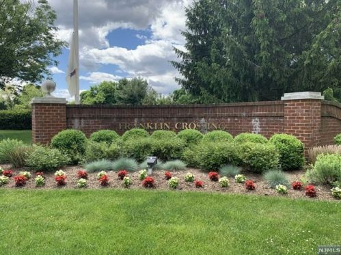 1102 Coventry Way, Mahwah NJ  07430-3860 exterior