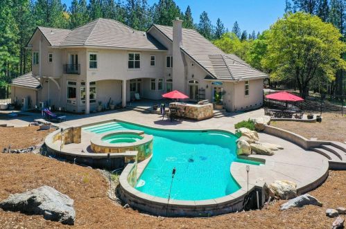 11306 Bixler Pl, Grass Valley, CA 95949-8712