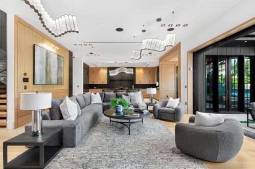 4508 Haskell Ave, Van Nuys CA  91436-3148 exterior