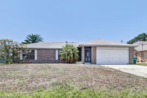 1758 24th Pl, Cape Coral, FL 33993-4815