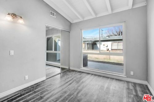 327 Oakhurst Dr, San Jacinto CA  92583-4715 exterior