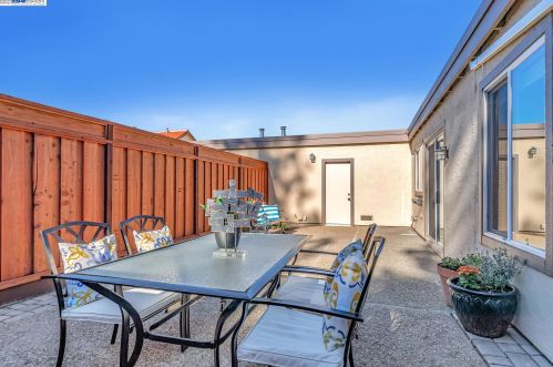 1634 Calle Santa Anna, Pleasanton CA  94566-5927 exterior