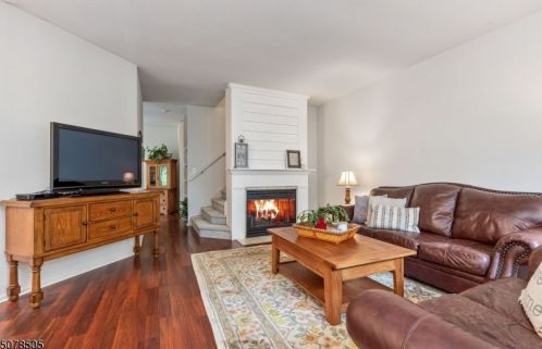 17 High Pond Ln, Bedminster, NJ 07921-2001