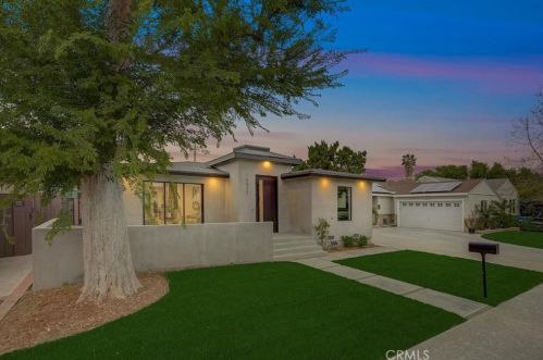 16627 Gilmore St, Van Nuys CA  91406-5610 exterior