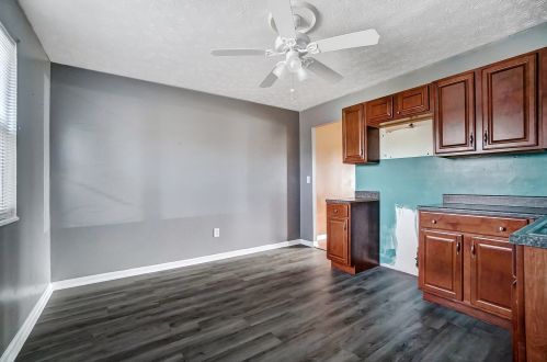 19 Plymouth Ln, Covington KY 41018-2757 exterior