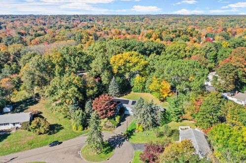 10 Pink Cloud Ct, Norwalk CT  06851-3310 exterior