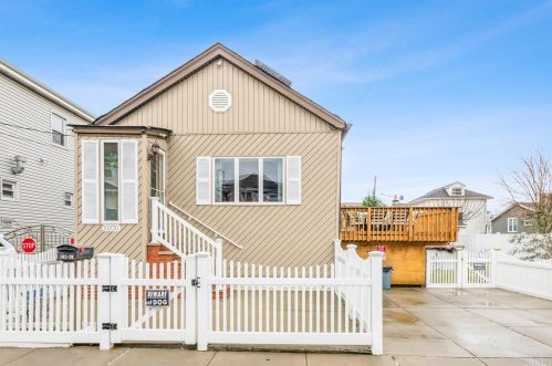 102-20 164th Ave, Jamaica, NY 11414-3610