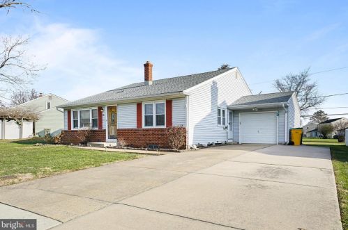 38 Herbert Dr, New Castle, DE 19720-3233