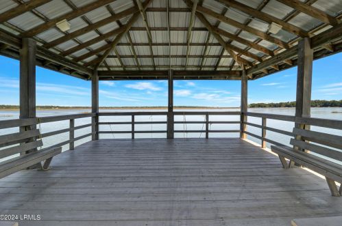 21 Bradford Ct, Beaufort SC  29902-3307 exterior