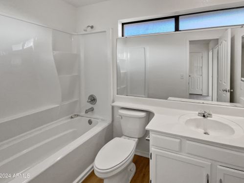 3930 Misty Willow Ln, Glendale AZ  85310-4030 exterior