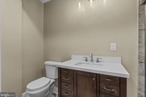 250 Shady Ln, Carlisle PA  17013-1637 exterior