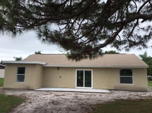 1997 Burgundy Ln, Fort Pierce, FL 34952-8812