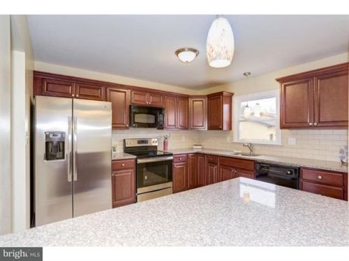 1202 Columbia Ave, Riverton, NJ 08077-2224