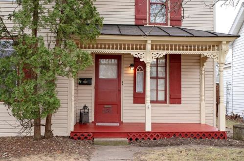 357 Cedar St, Eau Claire, WI 54729-1142