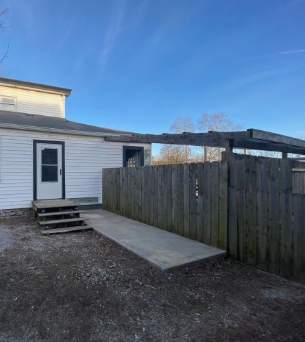 6165 Main St, Miami, OH 45056-9428