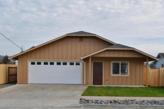 1711 Van Eaton Ave, Mckinleyville, CA 95519-4259