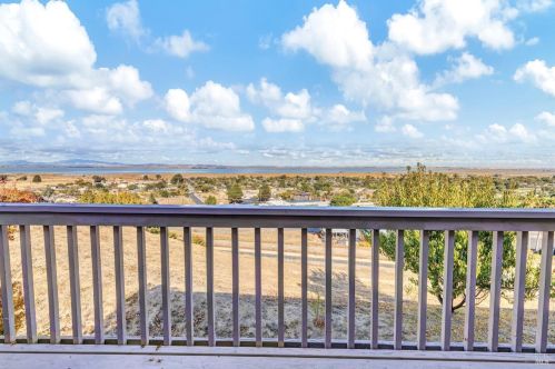 301 Rosemarie Pl, West Pittsburg CA  94565-6705 exterior