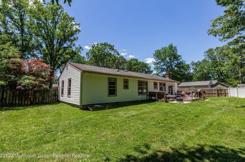 1618 Whitcomb Rd, Lacey NJ  08731-3347 exterior
