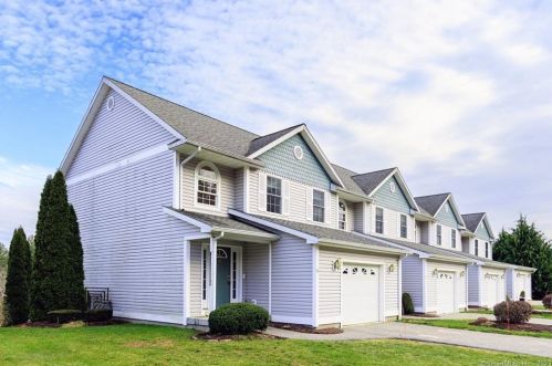 297 Sabin St, Putnam CT  06260-1049 exterior