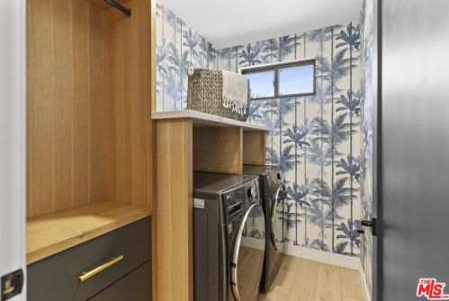 5254 Buffalo Ave, Van Nuys CA  91401-5929 exterior