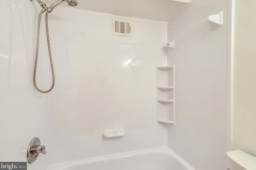 7702 Trevino Ln, Falls Church VA  22043-3507 exterior