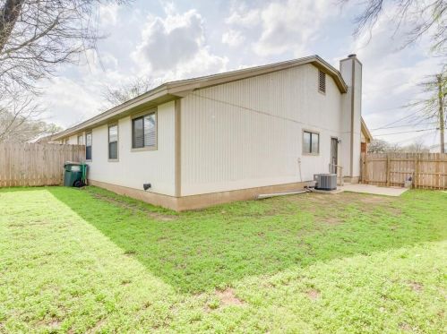 208 Tamara Dr, Georgetown TX  78628-8990 exterior