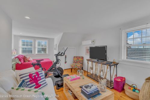 1817 Greenwood Ter, Belmar NJ 07719-2912 exterior