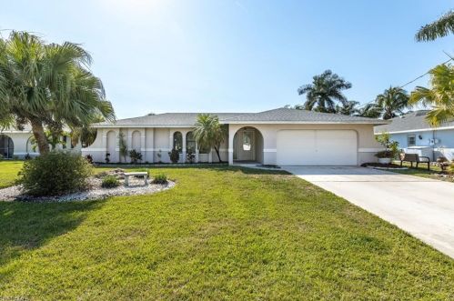 920 4th Pl, Cape Coral, FL 33990-1518
