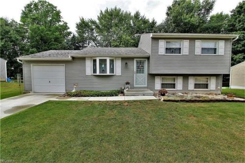 4758 Algonquin Trl, Cuyahoga Falls, OH 44224-1202