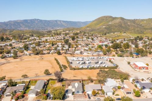 33449 Mill Pond Dr, Wildomar CA  92595-8840 exterior