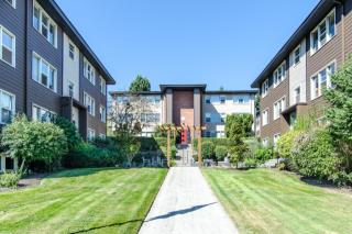 3040 Market St, Seattle WA  98107-4216 exterior