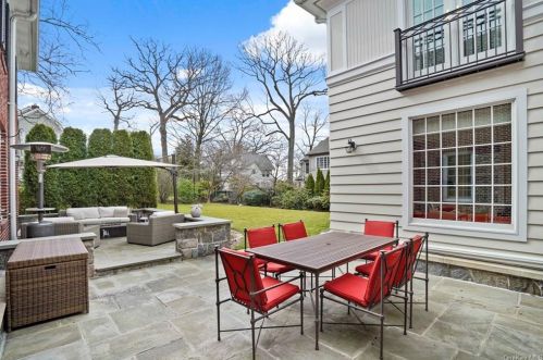 129 Loring Ave, New Rochelle NY  10803-2013 exterior